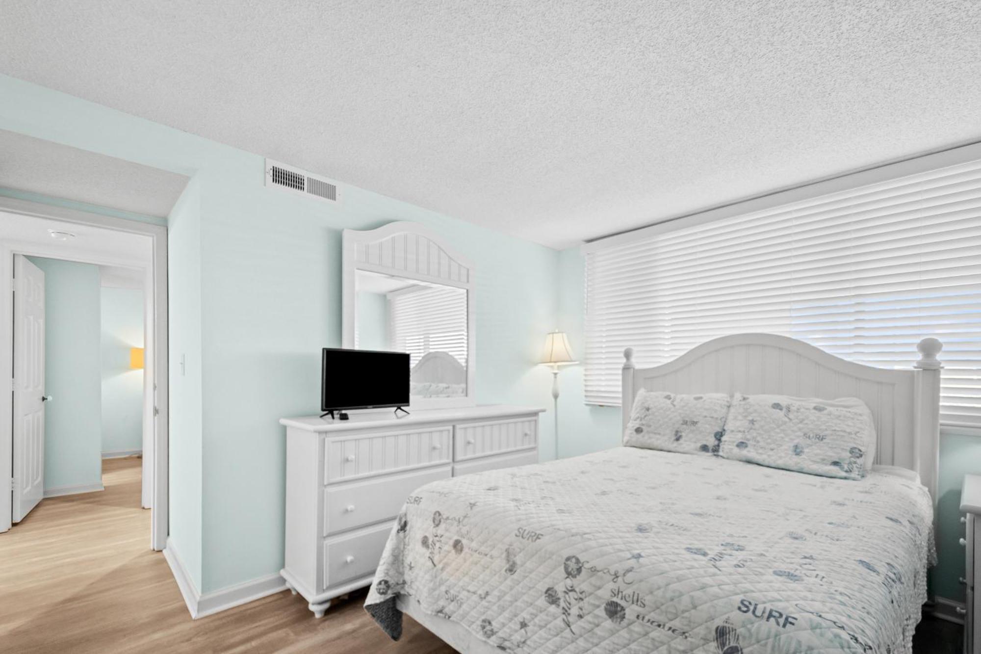 Beachwalk Pine Knoll Shores Room photo