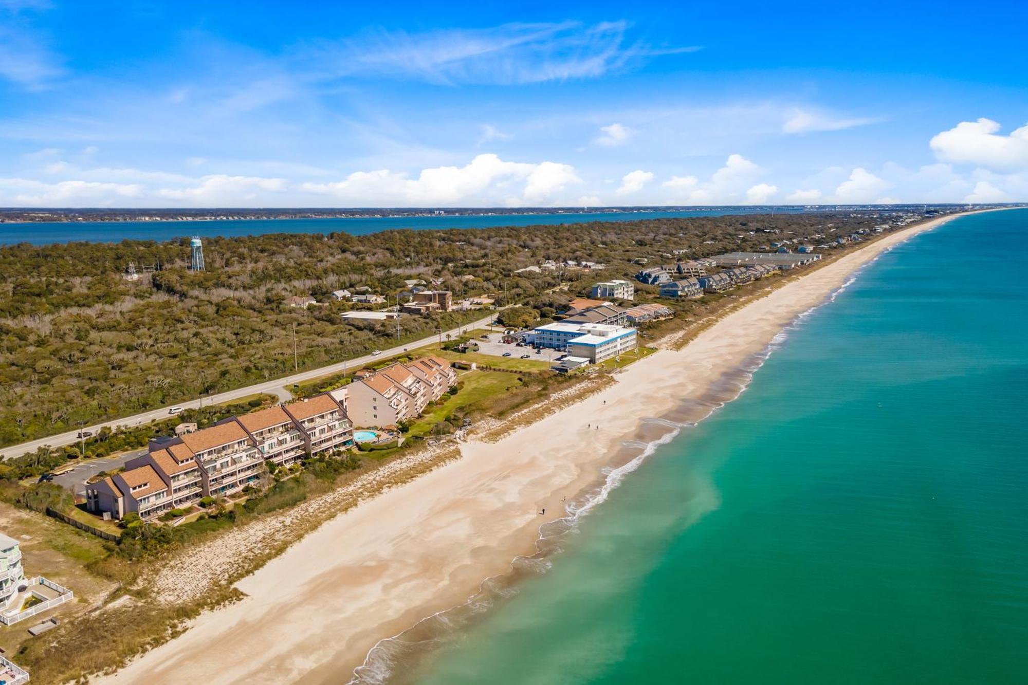 Beachwalk Pine Knoll Shores Room photo