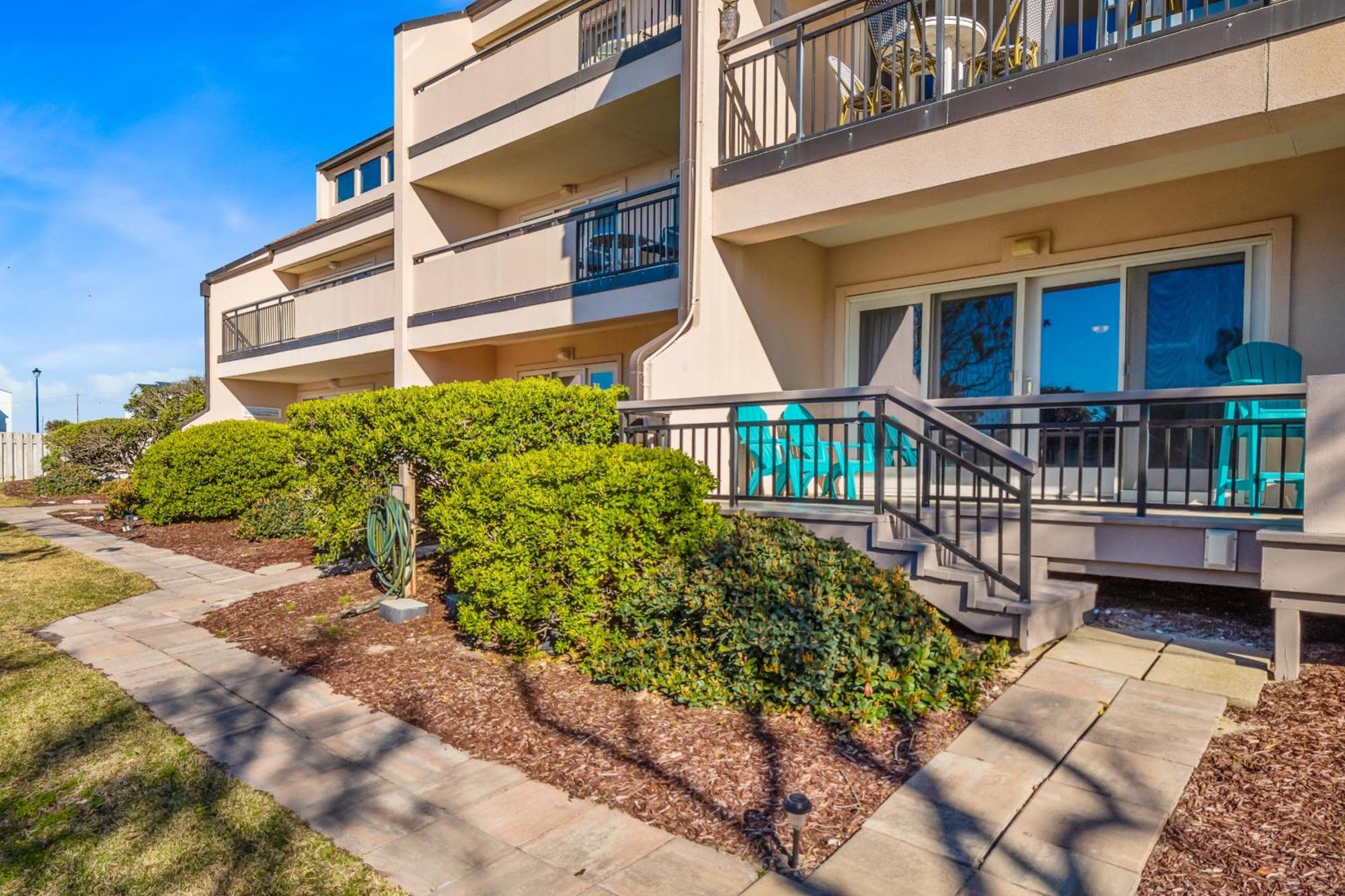 Beachwalk Pine Knoll Shores Room photo